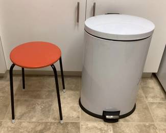 FTM099 Stool & Kitchen Trash Can
