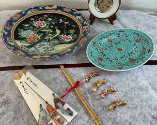 FTM068 Asian Porcelain Plates & Chopsticks 