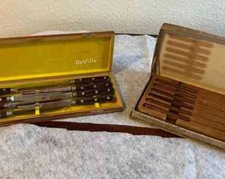 FTM093 Two Sets Of Steak Knives