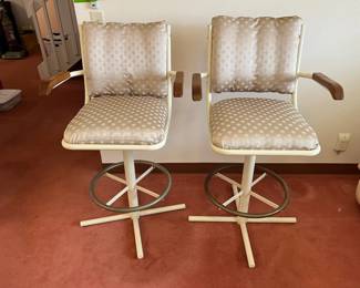 FTM010- (2) Metal Framed Swivel Bar Stools