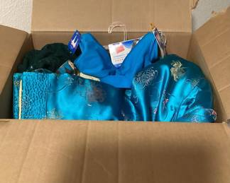 FTM098 Mystery Box Of Women's Vintage Clothing 