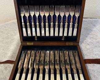 FTM091 Set Of Dessert Forks & Butter Knives With Mother Of Pearl Handles