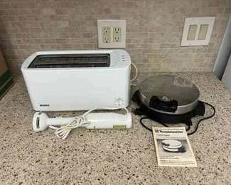 FTM016- Kenmore Toaster, Toastmaster Waffle Maker & Handheld Mixer