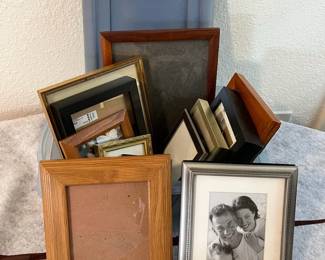 FTM070 Storage Bin Of Various Picture Frames