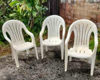FTM002 - Plastic Patio Chairs (3)