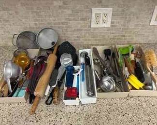 FTM014- Mystery Kitchen Drawer Lot