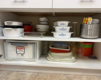 FTM043- Various Corning-ware/Pyrex Glass Dishes, Bowls, Tupperware & More