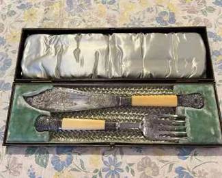 FTM092 Etched Knife & Serving Fork In Case