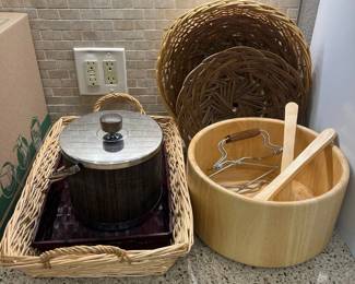 FTM042- Wooden Salad Bowl Set, Ice Bucket & Various Woven Basketsn