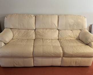 FTM053 Beige Leather Stratolounger Recliner Couch