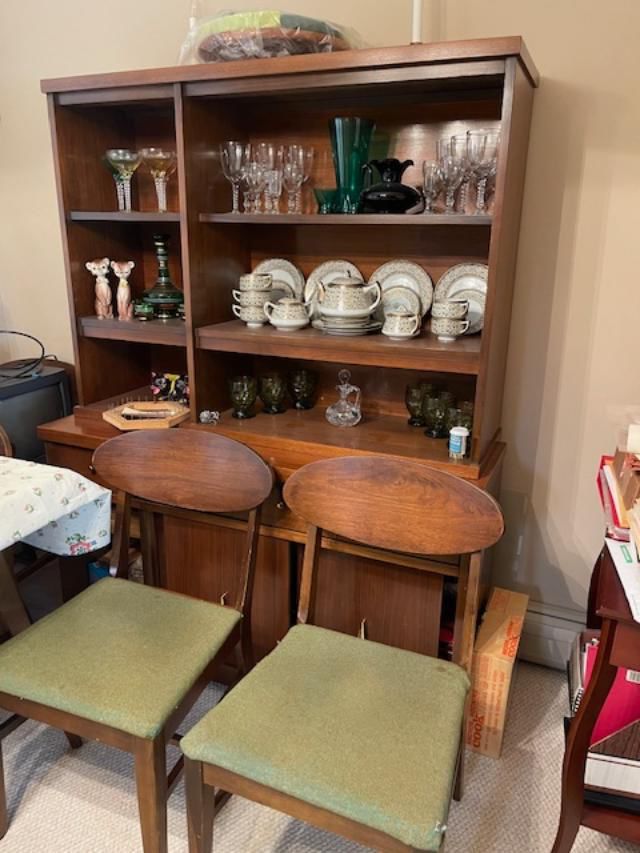Nice midcentury dining room. Table, 4 chairs and china cabinet