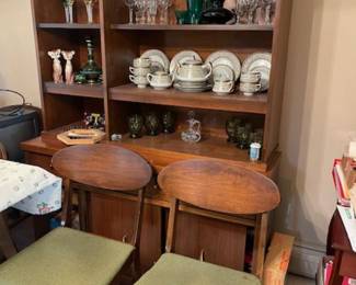 Nice midcentury dining room. Table, 4 chairs and china cabinet