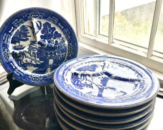 $80 ~ SET 8 MARIYAMA BLUE WILLOW DIVIDED GRILL PLATES, EUC. Approximate measurements are 10.25. (To purchase or inquire about this item, please text 470.370.0348.)