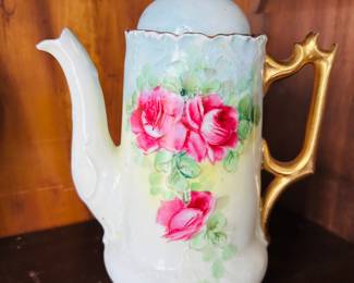 $20 ~ VINTAGE TEA/COFFEE POT, FLORAL. NO MARKINGS. VGUC. (To purchase or inquire about this item, please text 470.370.0348.)
