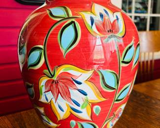 $40 ~ LARGE SOUTHERN LIVING AT HOME GAIL PITTMAN BOUNTIFUL FLORAL VASE, VIBRANT COLOR, VGUC. Measures approximately 14"h x 11"d. (To purchase or inquire about this item, please text 470.370.0348.)