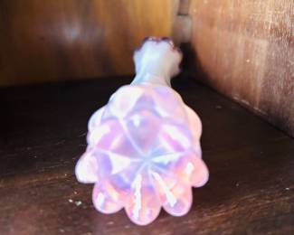 $30 ~ VTG FOSTORIA PINK OPALESCENT GLASS HEIRLOOM MINI BUD VASE, EUC. Approximate measurements are 6.5"h. (To purchase or inquire about this item, please text 470.370.0348.)