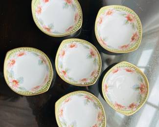 $40 ~ SET 6 NIPPON HAND PAINTED, GOLD GILDED, NUT BOWLS. EUC.  (To purchase or inquire about this item, please text 470.370.0348.)