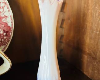 $30 ~ VTG FOSTORIA PINK OPALESCENT GLASS HEIRLOOM MINI BUD VASE, EUC. Approximate measurements are 6.5"h. (To purchase or inquire about this item, please text 470.370.0348.)