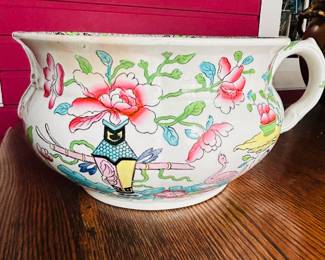 $40 ~ VTG MASONS IRONSTONE CHAMBER POT, EUC. Measures 8.5" high. (To purchase or inquire about this item, please text 470.370.0348.)