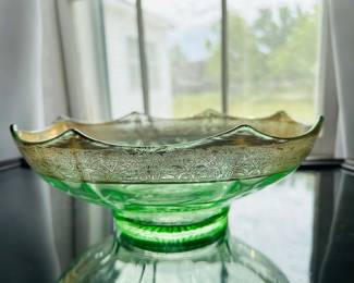 $60 ~ FOOTED GREEN/GOLD SCALLOPED BOWL, ETCHED DEPRESSION GLASS, VGUC. (To purchase or inquire about this item, please text 470.370.0348.)