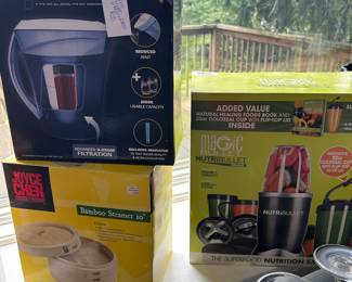 Small kitchen appliances, glasses