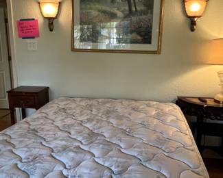 Beauty rest bed with moving base 200