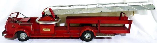 4002 - Vintage metal toy firetruck, 8 x 28 x 6.5
