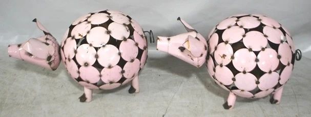 7853 - Pair ball metal pigs, 26 x 16
