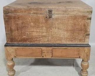 674 - Lift top blanket chest on legs, 2 drawers 17 x 36 x 23
