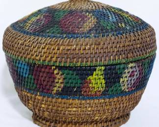 3824 - Vintage woven lidded basket, painted fruit 8 x 9
