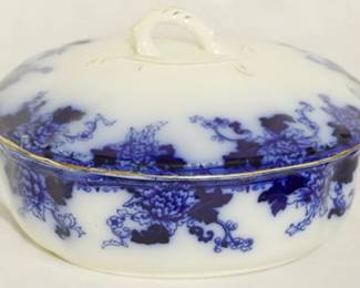3807 - Vintage flow blue covered tureen, 6 x 11 x 9
