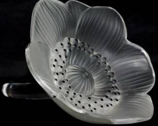 3831 - Lalique crystal flower paperweight, 3"
