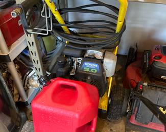 Pressure Washer, gas cans