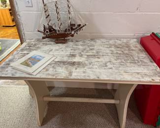 Shabby Chic table, Model ship
