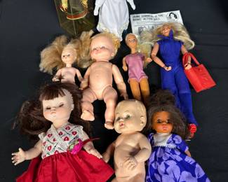 Lots of dolls!