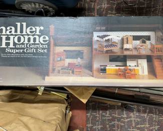 Vintage Tony Smaller Home Dollhouse with furniture!