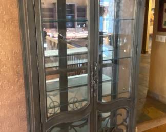 Glass mirrored display