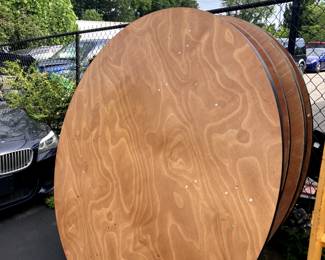 84" Party Rental Round table - seats between 10-12 ppl