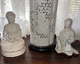 Antique pierced ceramic Japanese lamp 