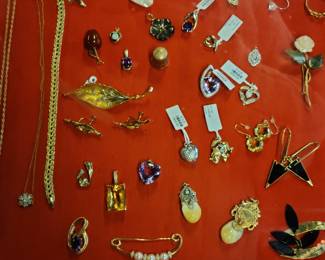 Assorted Gold jewelry