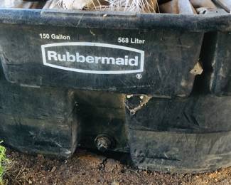 150 gallon Rubbermaid container