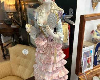 Capodimonte Lady 27” high made in Italy $460