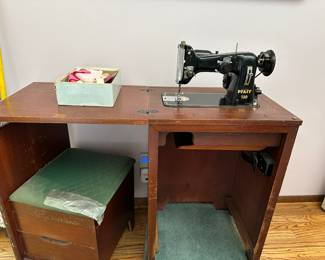 PFAF 130 Sewing Machine
Excellent working condition 
