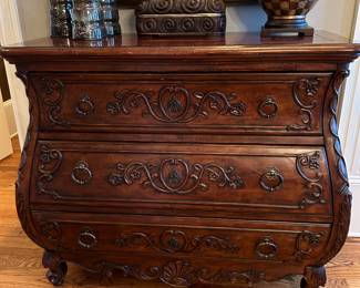 	#19	Hekman Entry table/Chest  46x20x39	SOLD			
