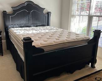 	#43	Jaclyn Smith queen bed with bamboo mattress. Optional bedposts included	SOLD			