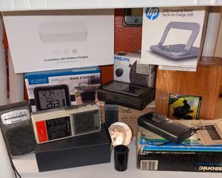 Am Fm Portable Radios, Weather Station, UV Sanitizer, Charging Station , Portable Speaker