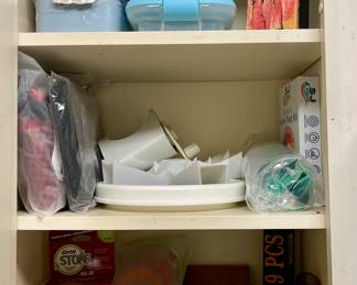 Measuring Spoons and cups, lids, storage containers, Bbq Mits