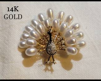 14K Gold Peacock Pearl Pin
