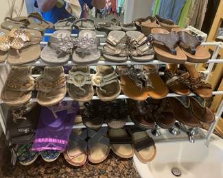 Women’s sandals and shoes size 7