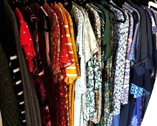 So Many Womens Fashionable Dresses (Size XL-2X)